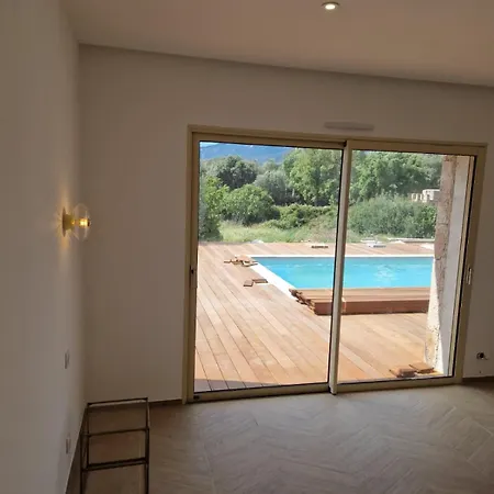Villa Charming Stone With Pool